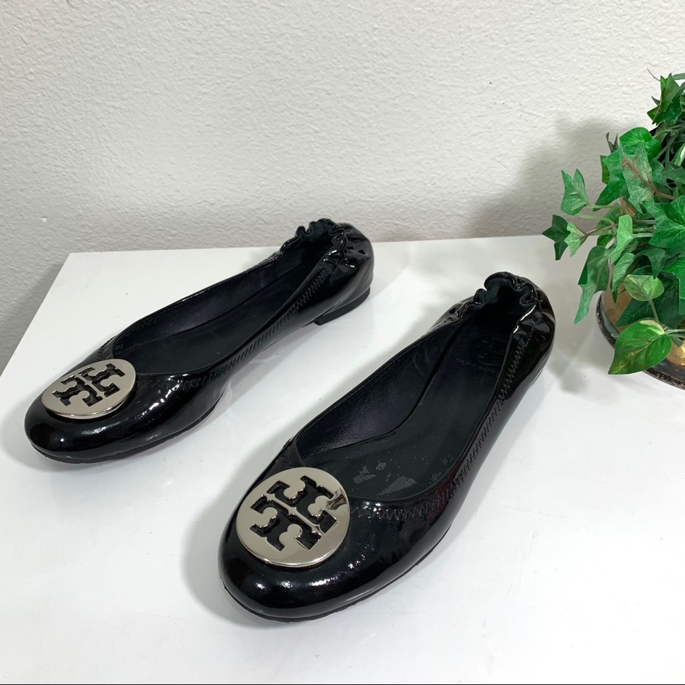 TORY BURCH Patent Leather REVA Silver Logo Flats - Picture 9 of 9
